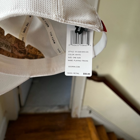 Goorin Bros “Tricky” Rabbit Farm Trucker Hat NWT - Picture 4 of 5